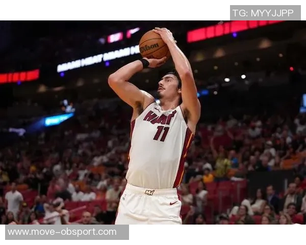 哈克斯强调下半场开局需全力进攻保持领先优势